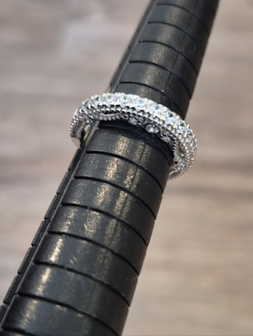 Sterling Silver Single Row Pavé Cubic Zirconia Wedding Band Everyday Ring, 4.75